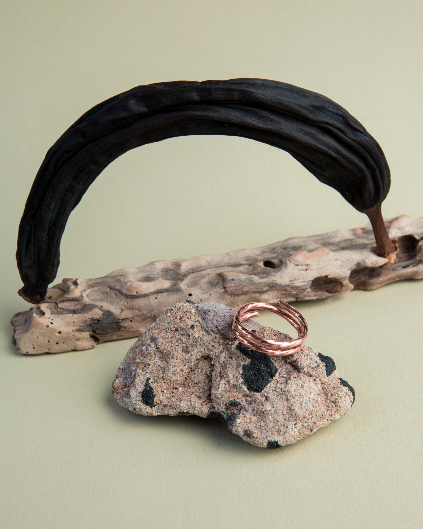 Pierścionek Skręcany