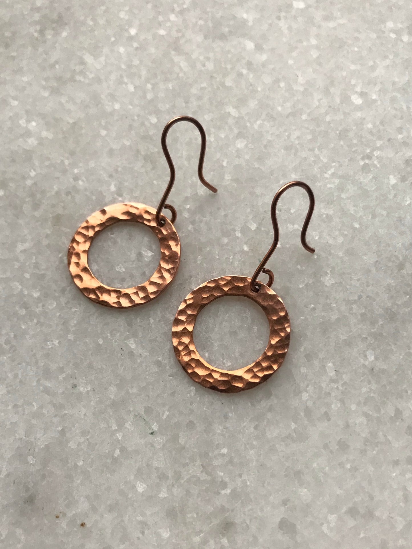 Kolczyki Młotkowane Średnica 22 mm