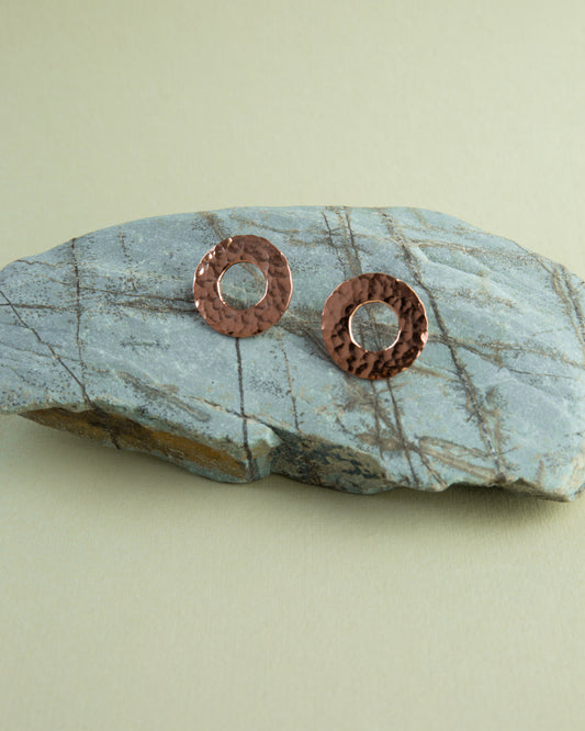 Kolczyki Okrągłe Młotkowane na sztyfcie