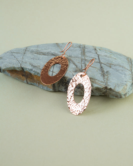 Kolczyki Elipsy Młotkowane na biglu