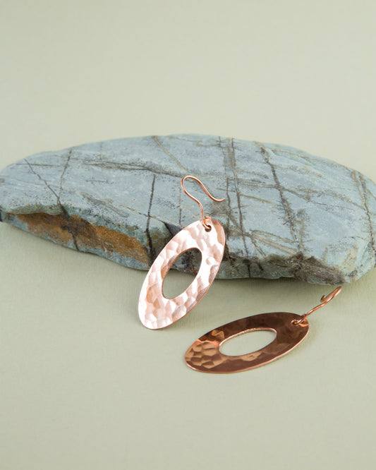 Kolczyki Elipsy Delikatnie Młotkowane na biglu